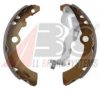 SUZUK 53200M68K00 Brake Shoe Set